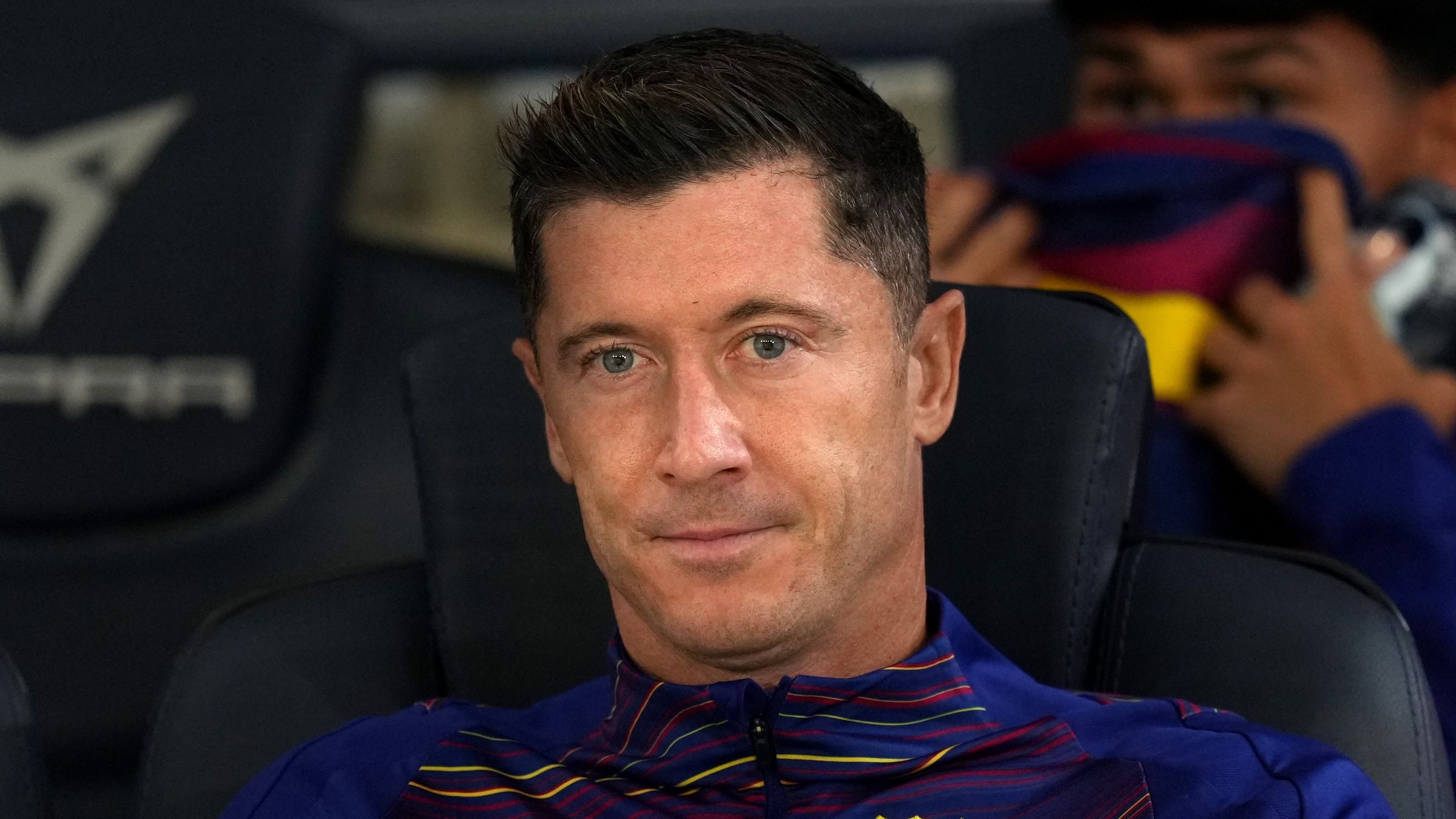 AC Milan in Talks with Robert Lewandowski’s Agent for Potential Transfer, Eyeing Replacement for Underperforming Santiago Giménez Amid Links to Luka Modrić