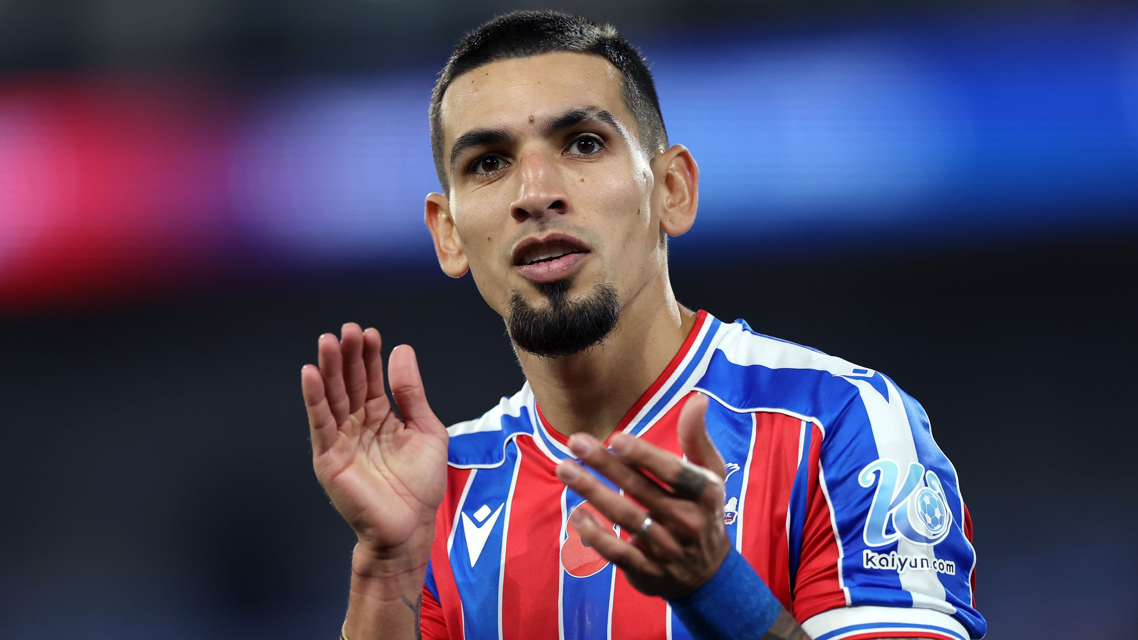 Premier League Star Admits Aspiration to Join Manchester United Despite Rival Affiliation