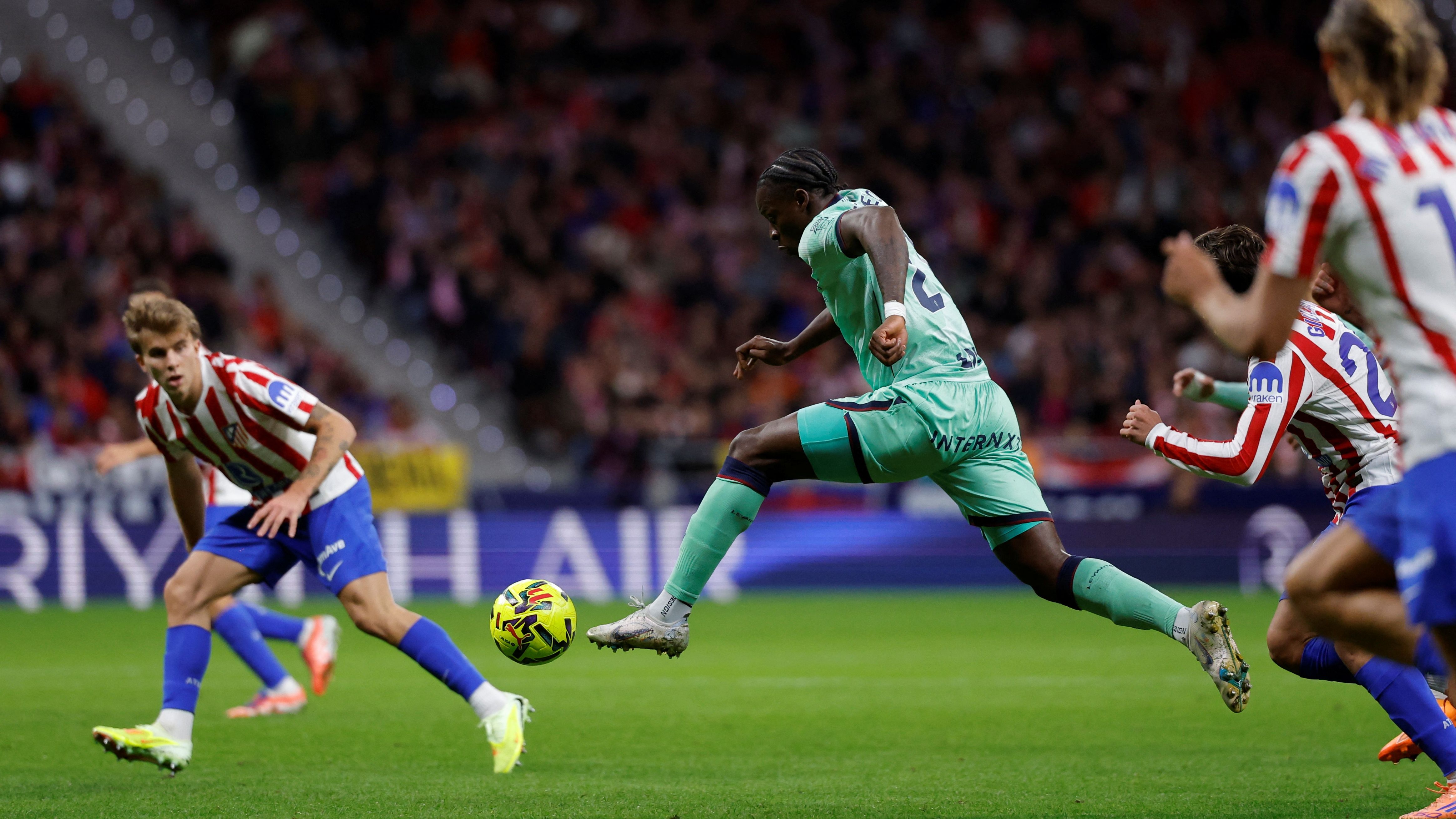 Emulating Legends: Barcelona Targets Player Inspired by Messi and Eto’o in €30 Million Transfer Deal