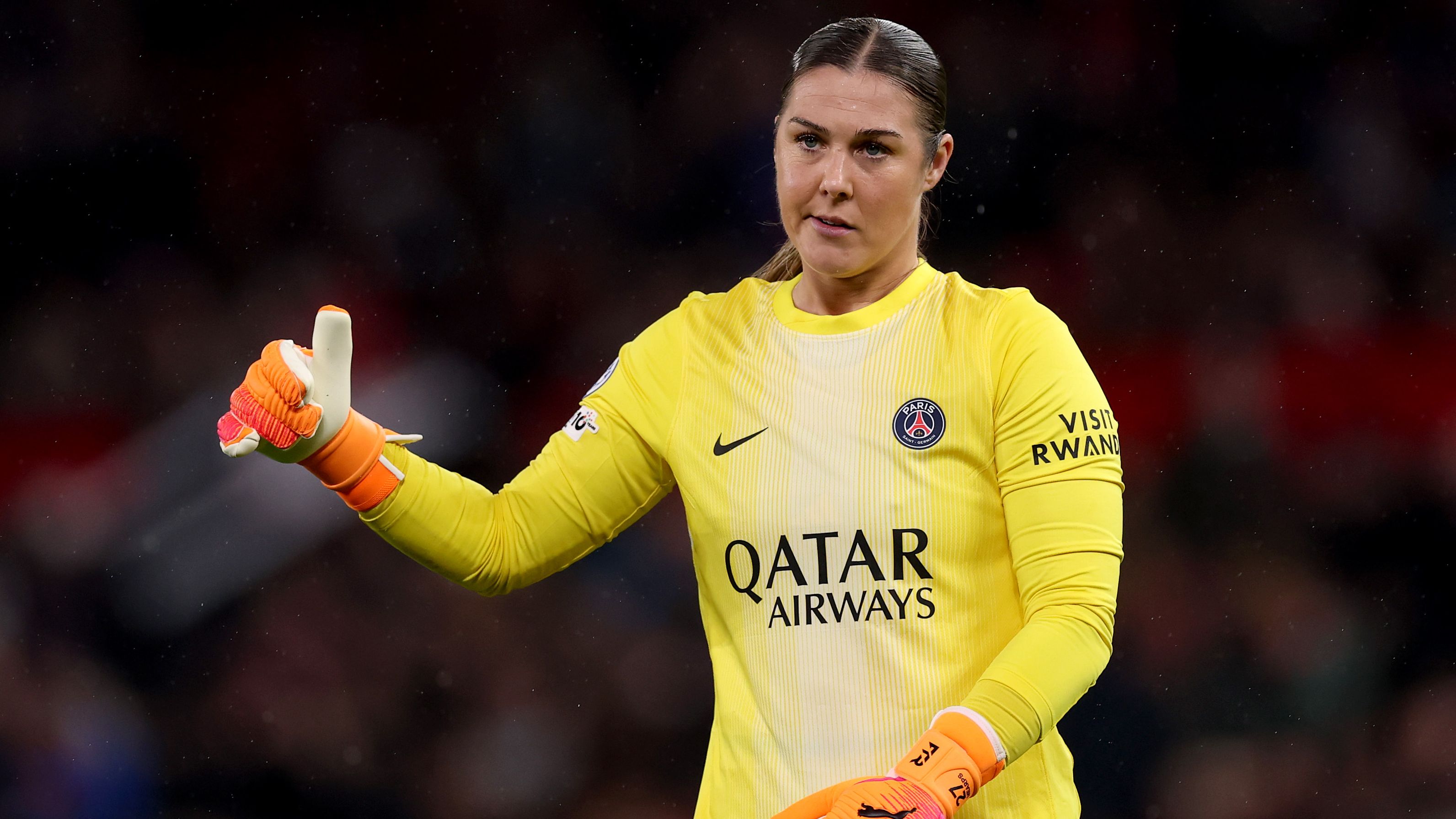 England Goalkeeper Mary Earps Addresses Fans After Facing Boos on Return to Manchester United with PSG in Champions League