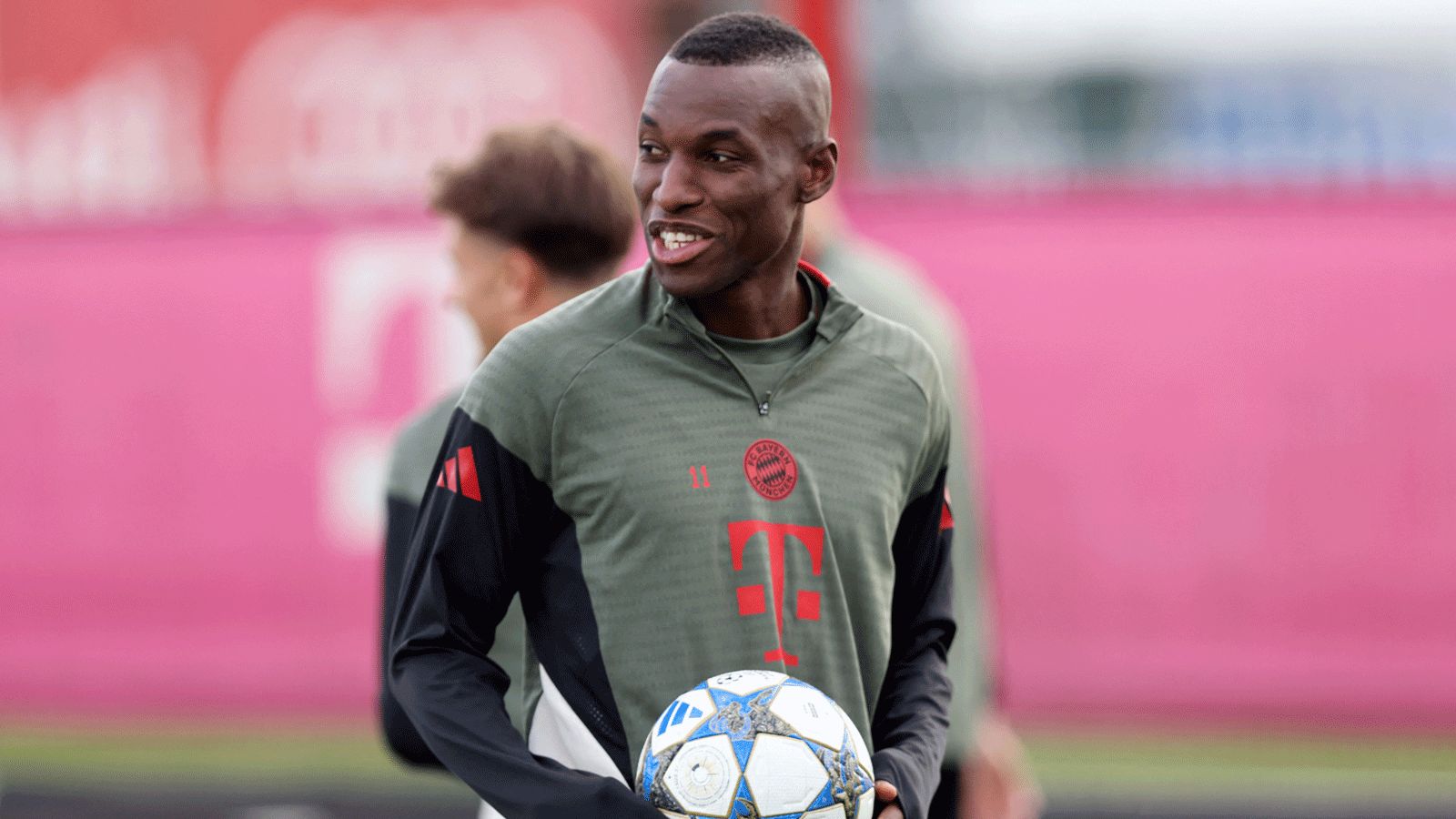 Bayern Munich Considers Juventus Striker as Alternative Due to High Purchase Option for Chelsea Loanee