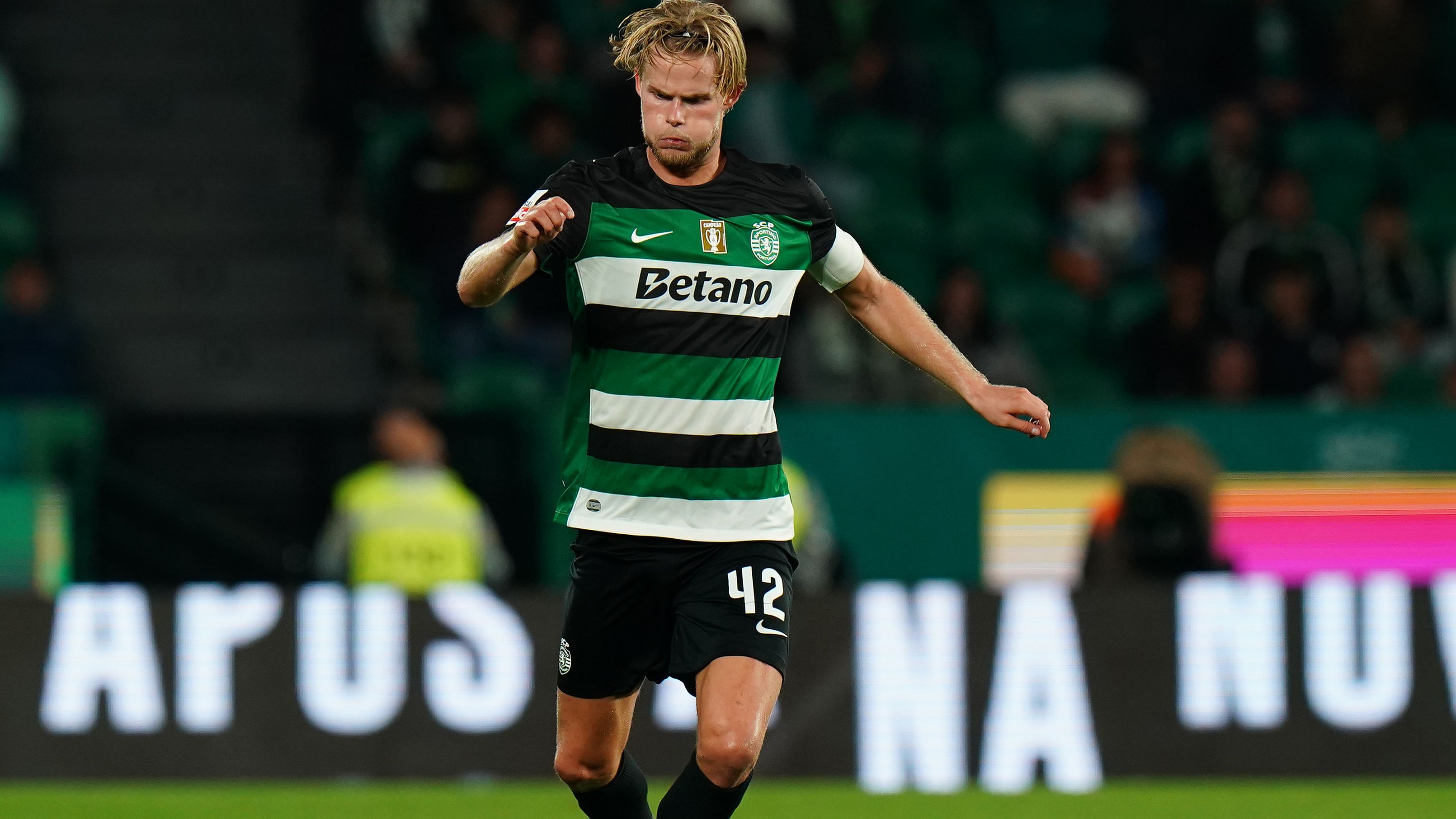 Manchester United, Manchester City, and Juventus Cautioned That €80 Million Is Insufficient to Secure Sporting CP Star in January Due to Key Release Clause Detail