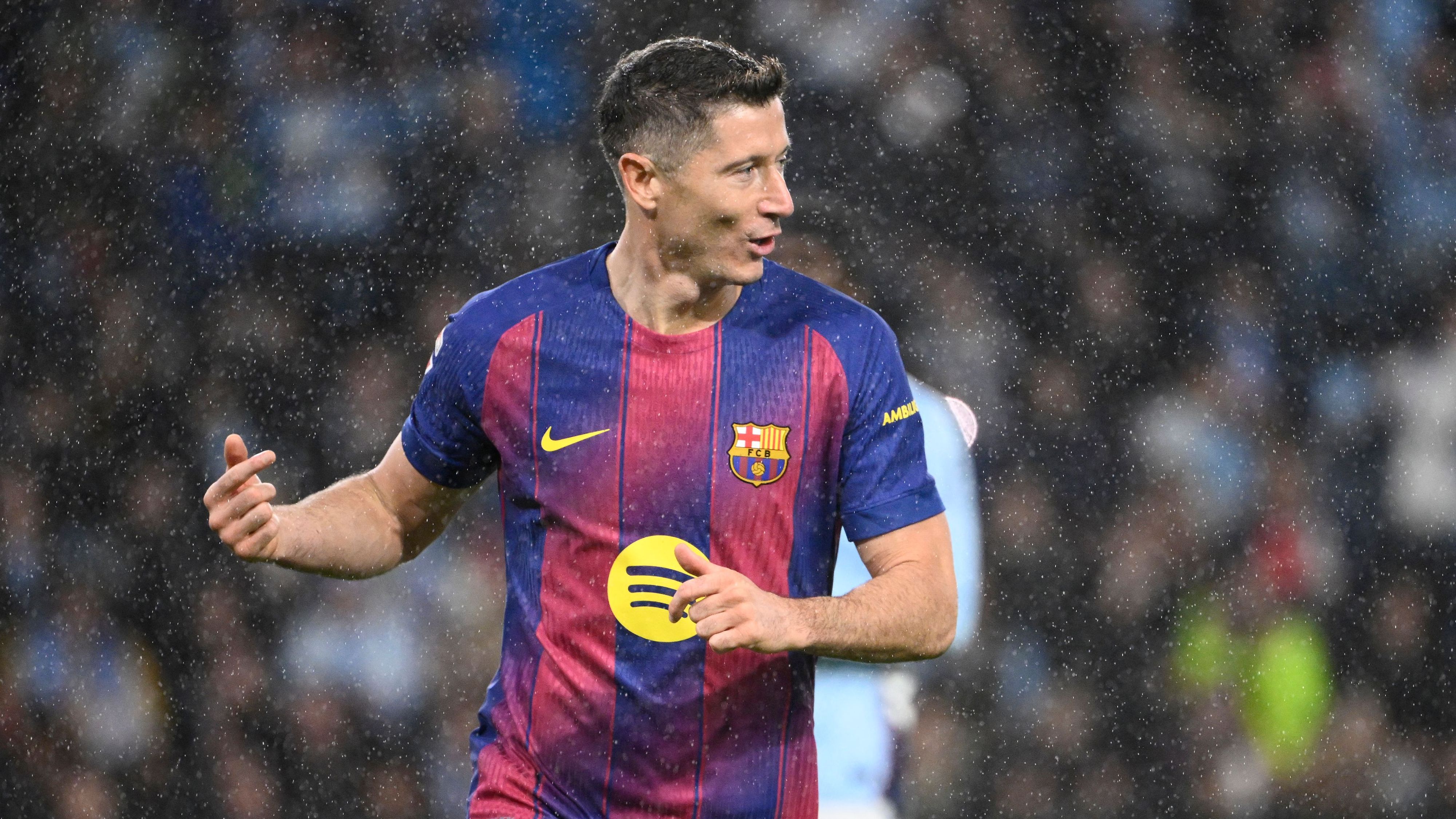 Robert Lewandowski Considers Retirement as Barcelona Withholds Contract Extension