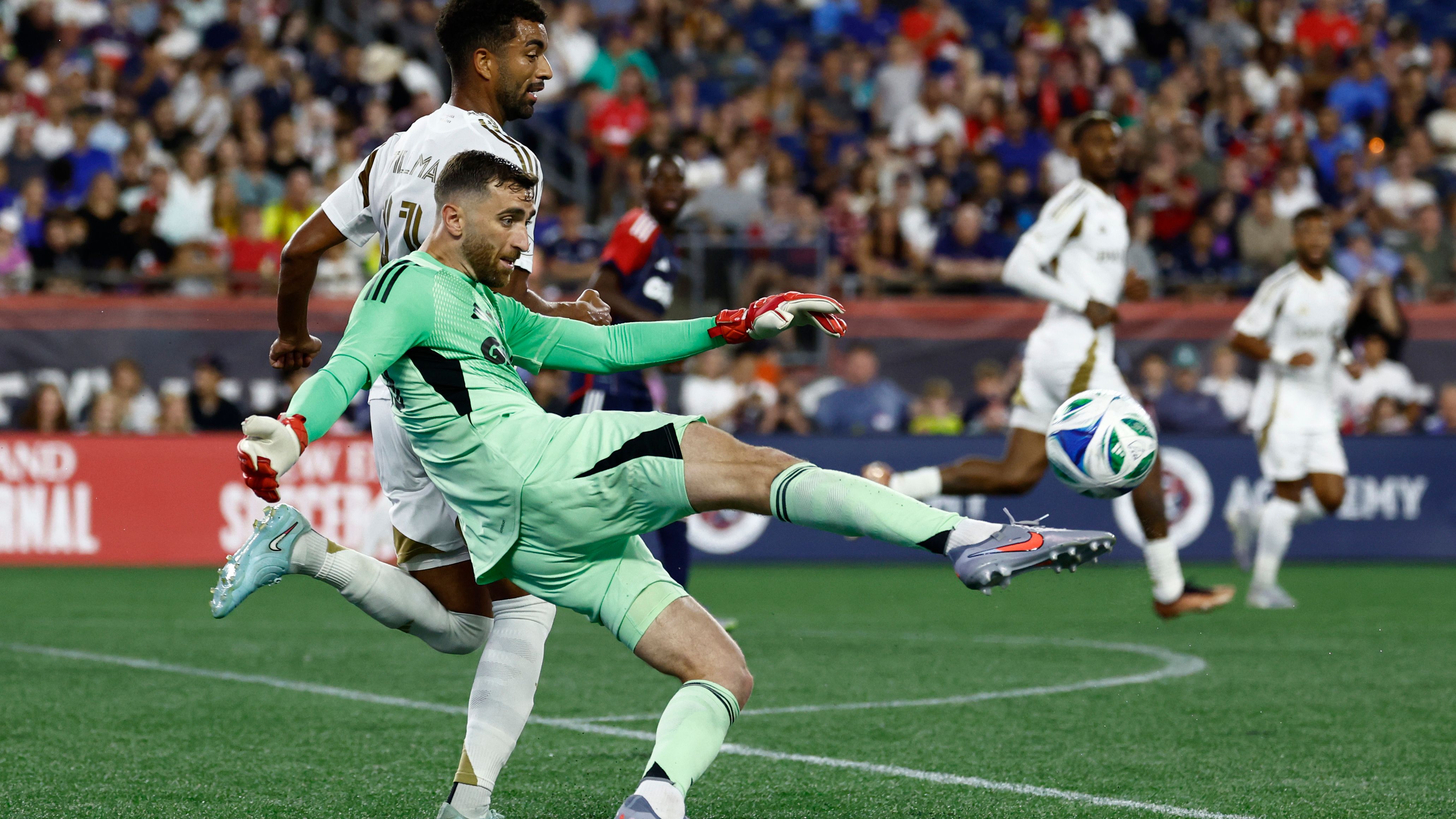 Former USMNT Star Stuart Holden Warns That Matt Turner’s Exclusion from Mauricio Pochettino’s November Squad May Jeopardize World Cup Prospects