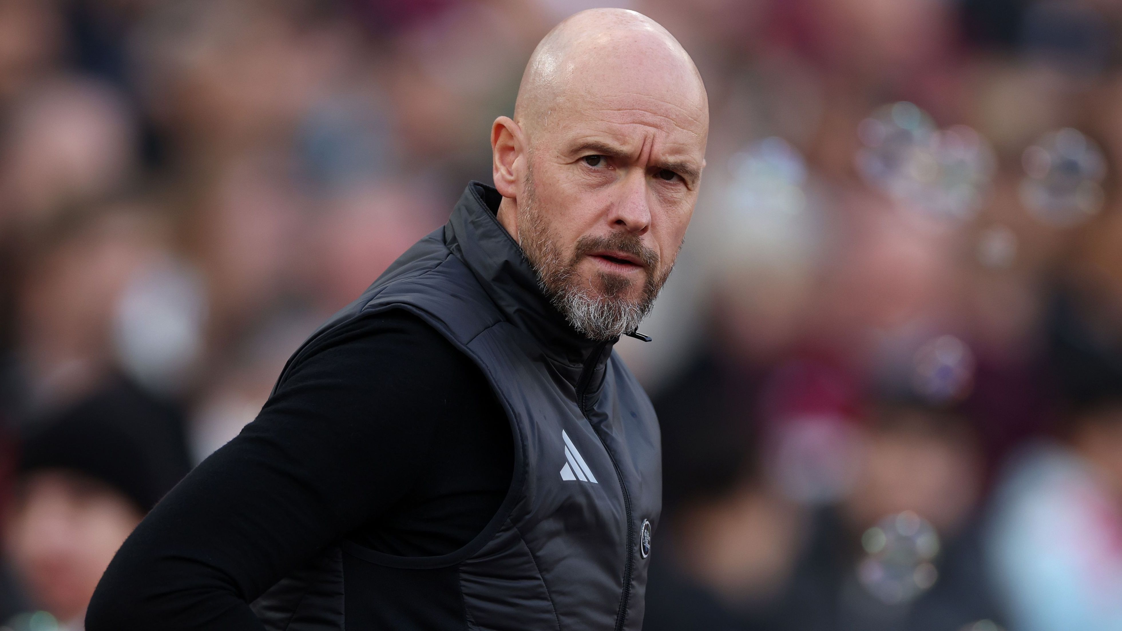 Former Manchester United Manager Erik ten Hag Open to Rebuilding Career at Wolverhampton Wanderers After Bayer Leverkusen Dismissal – Premier League Return Faces Significant Challenge
