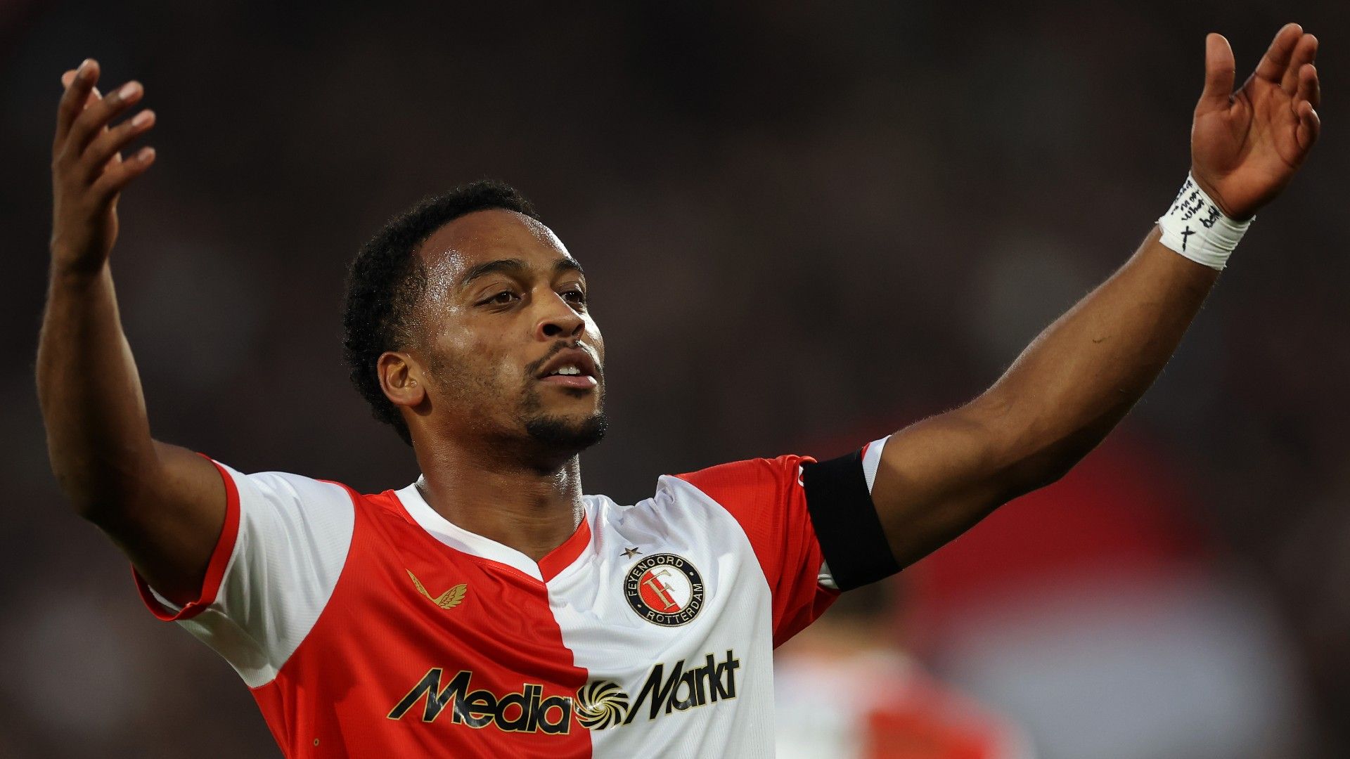 Borussia Dortmund Pursues Jurrien Timber’s Twin Brother, Who is Excelling Under Robin van Persie at Feyenoord