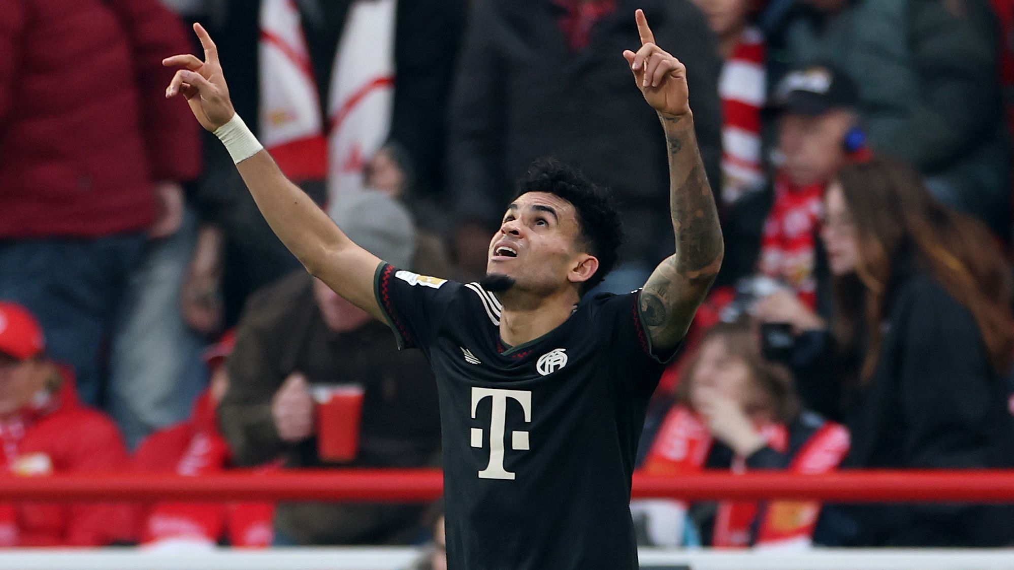 Luis Diaz’s Profligacy Forgiven After Exceptional Goal Against Bayern Munich, as Club Legend Praises Team’s Resilience Despite Setback