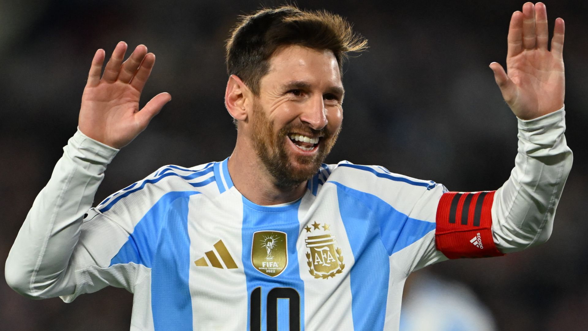 Lionel Messi Requested for Selfie by Argentina Teammate; Inter Miami Star Maintains Allure Through Photos and Shirt Exchanges with Rivals