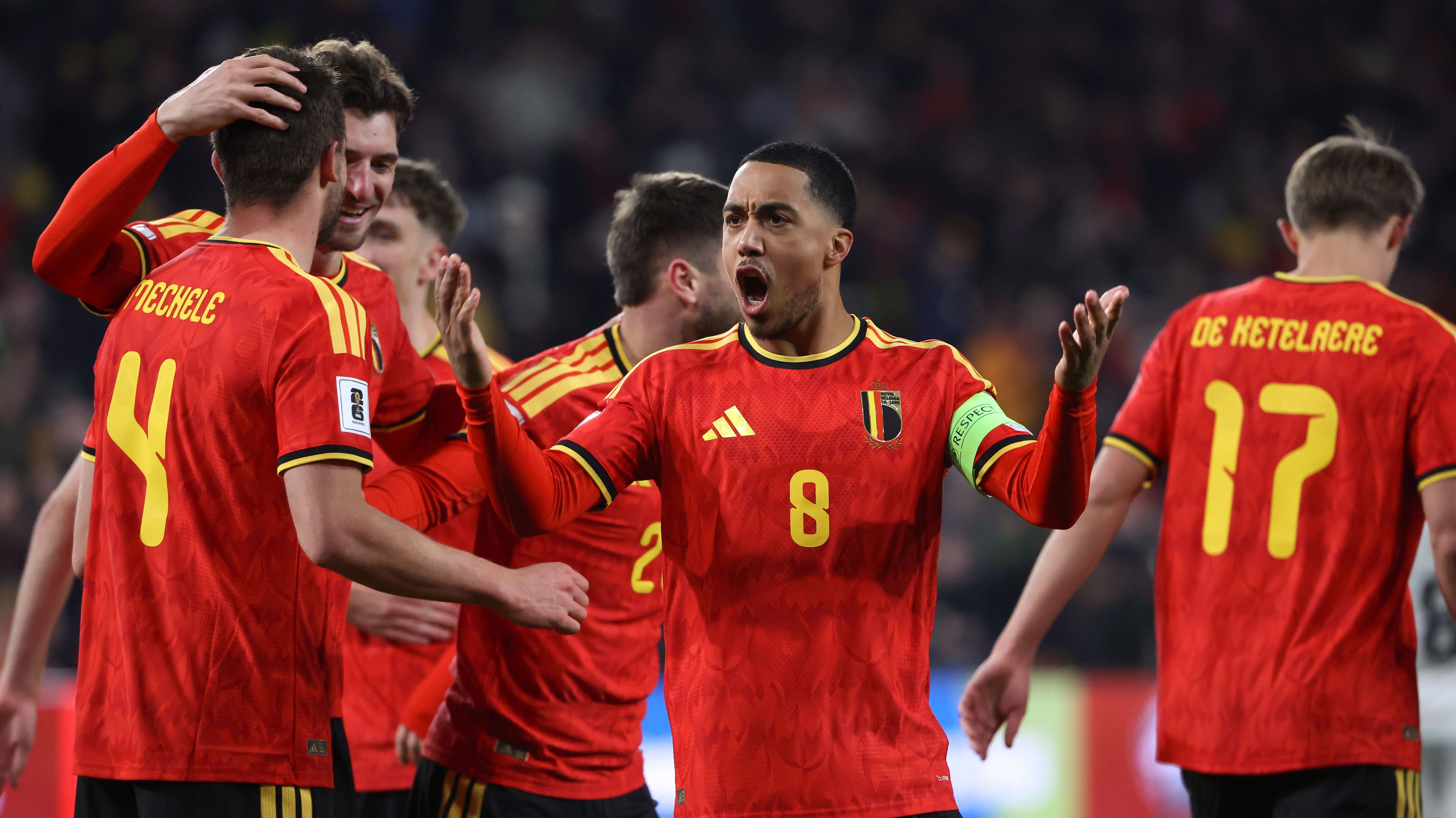 Senne Lammens Impresses on Belgium Debut: Manchester United Goalkeeper Secures Clean Sheet as Team Qualifies for World Cup