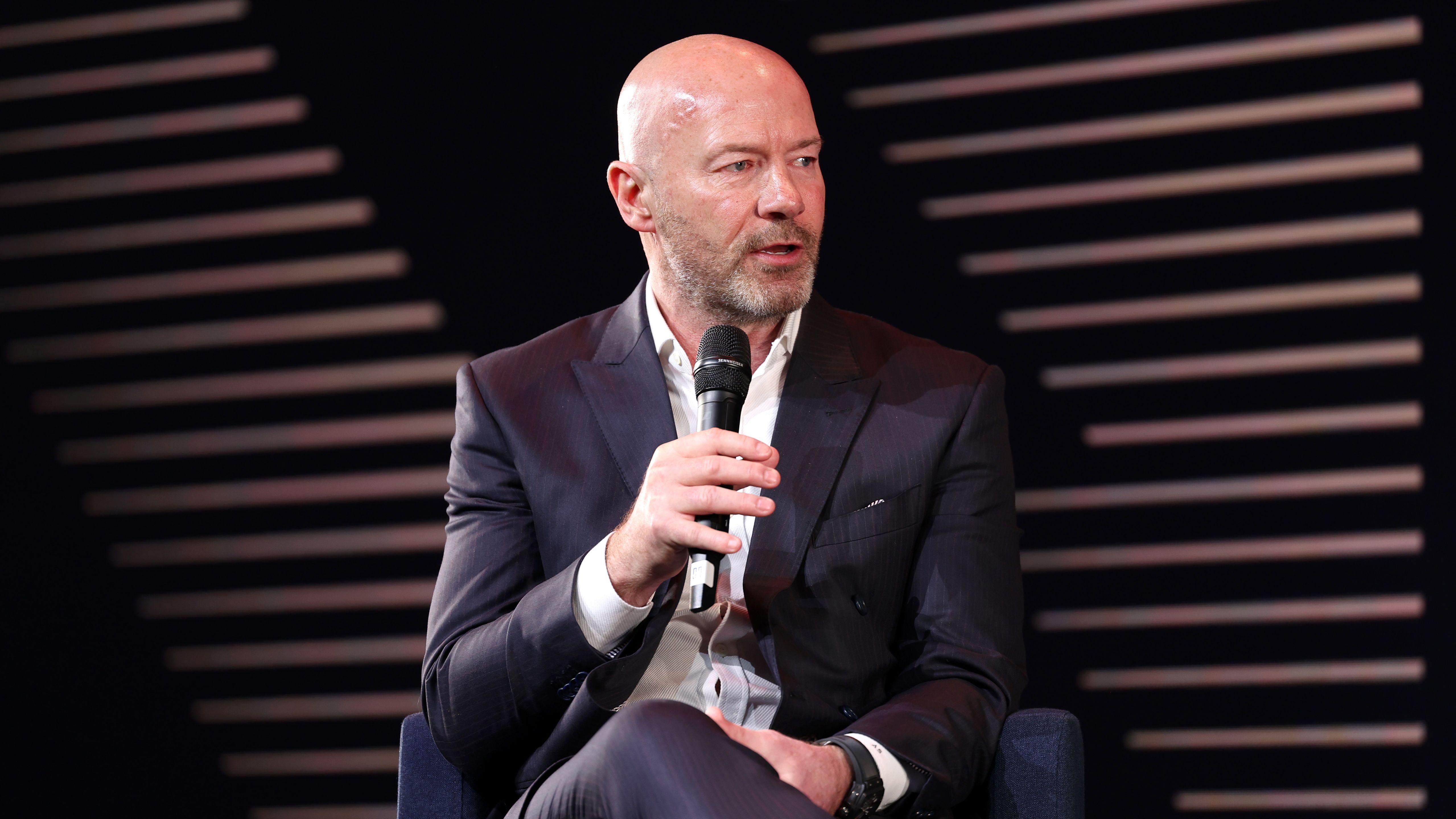 Alan Shearer Criticizes Manchester United’s Overpayment for Benjamin Sesko and Expresses Doubts About Their £70 Million Striker