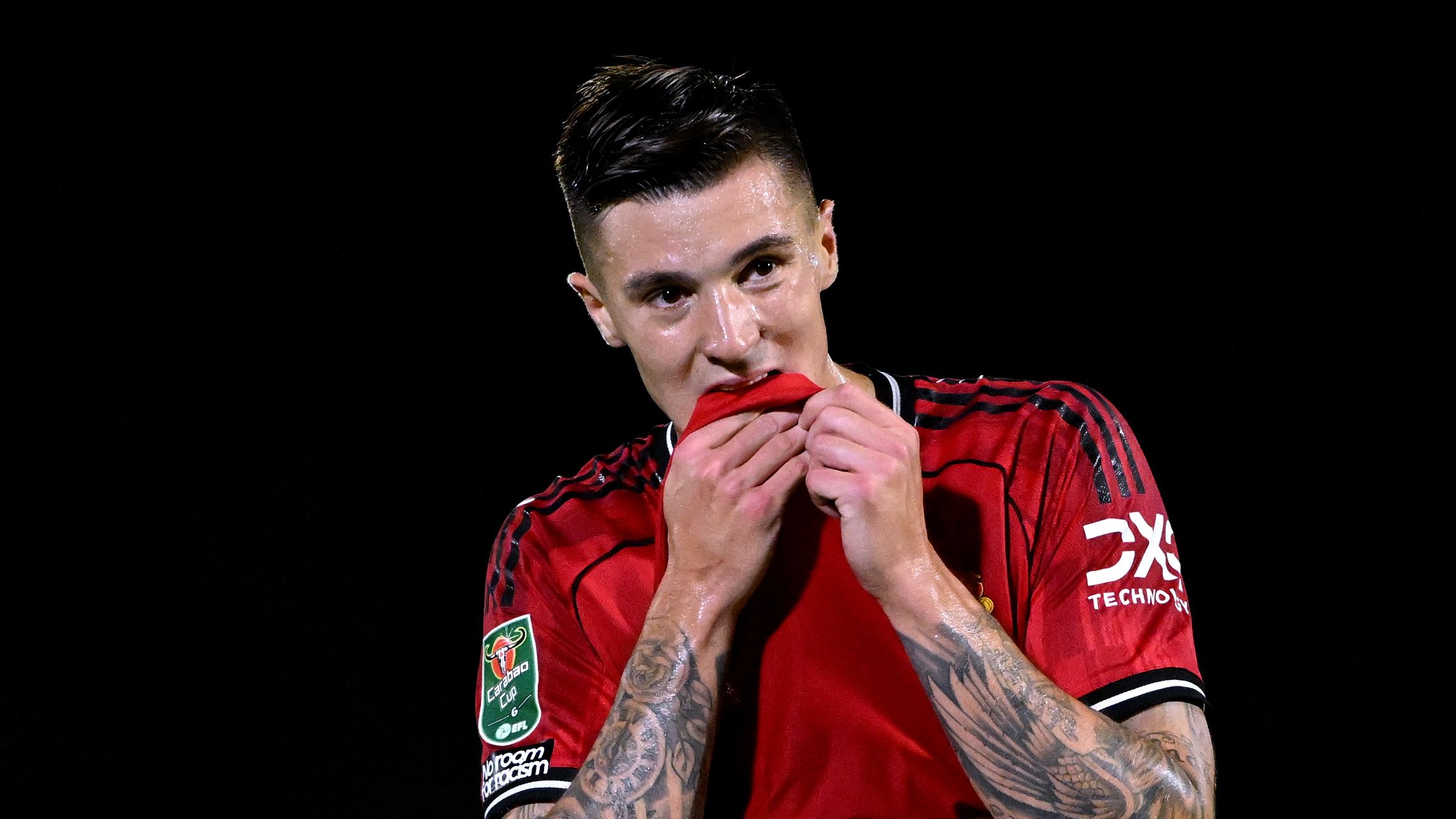 Premier League Legend Delivers Critical Assessment of Benjamin Sesko, Comparing the £74m Striker to an Academy Prospect, Amid Manchester United Links