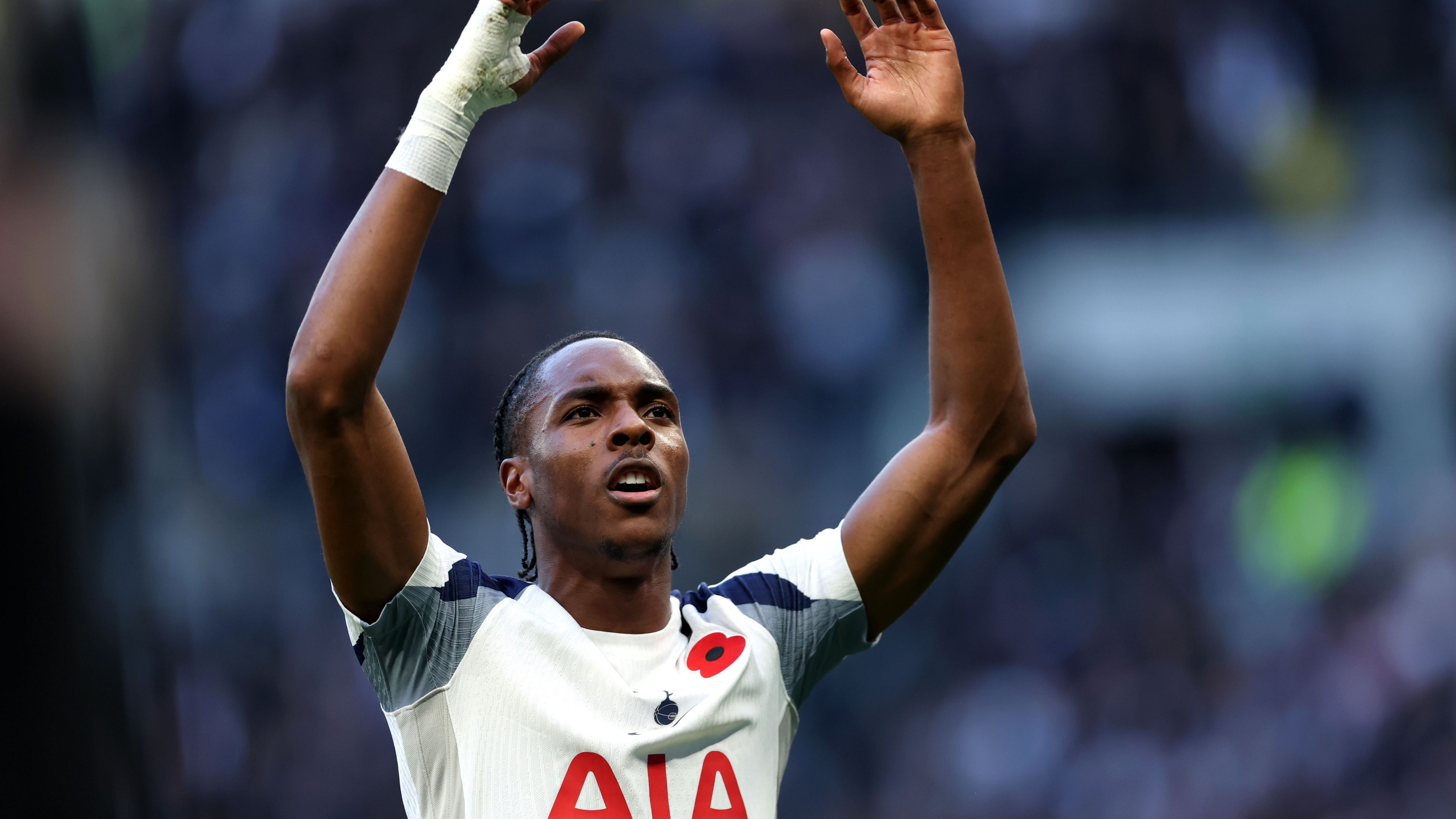 AS Roma Initiates Negotiations for Mathys Tel in January Amid Tottenham’s Challenges, as Evan Ferguson Struggles at Serie A Title Contenders