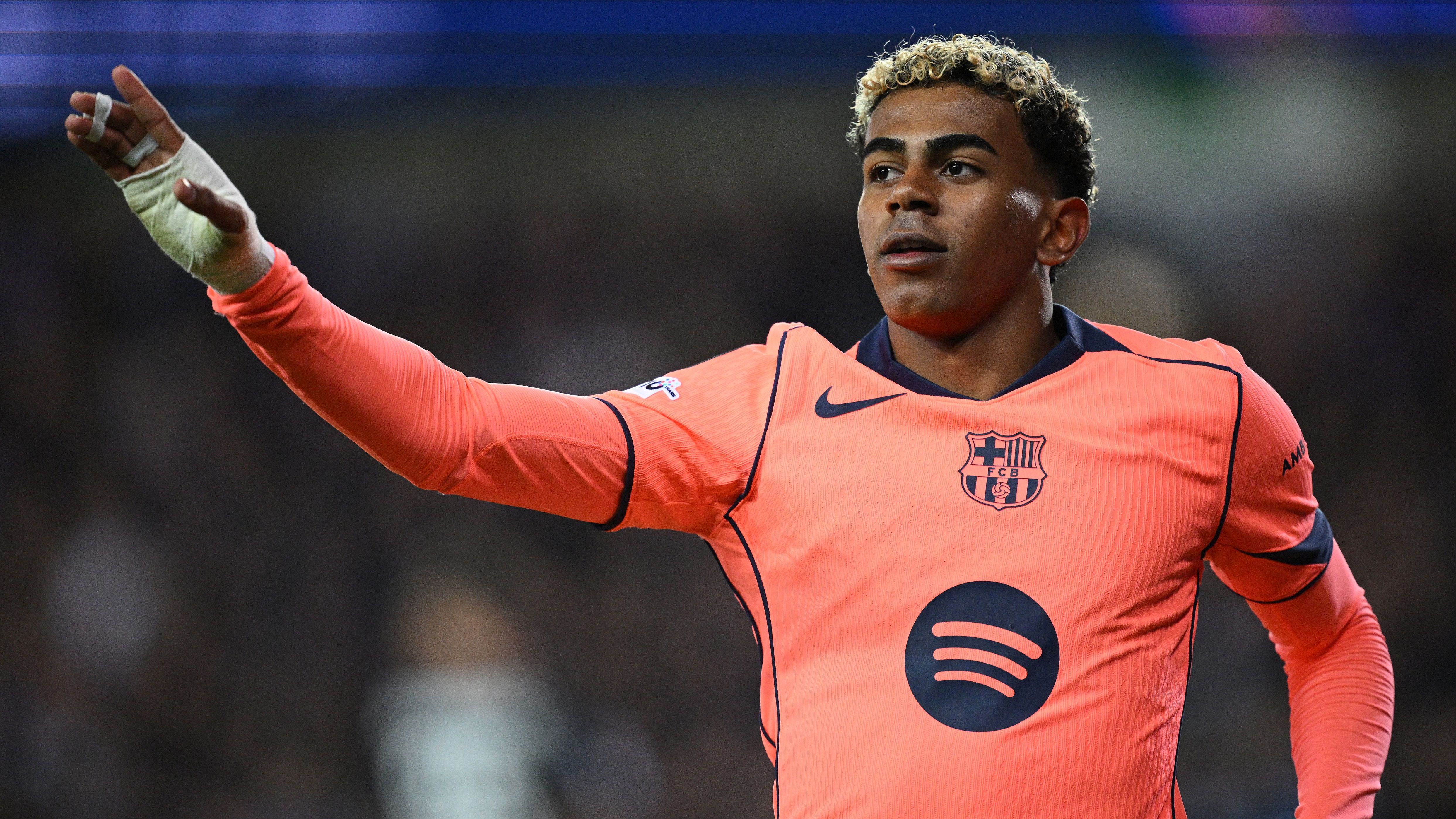 Hansi Flick Lightheartedly Discusses Contract Duration Amid Speculation of Lionel Messi’s Barcelona Return