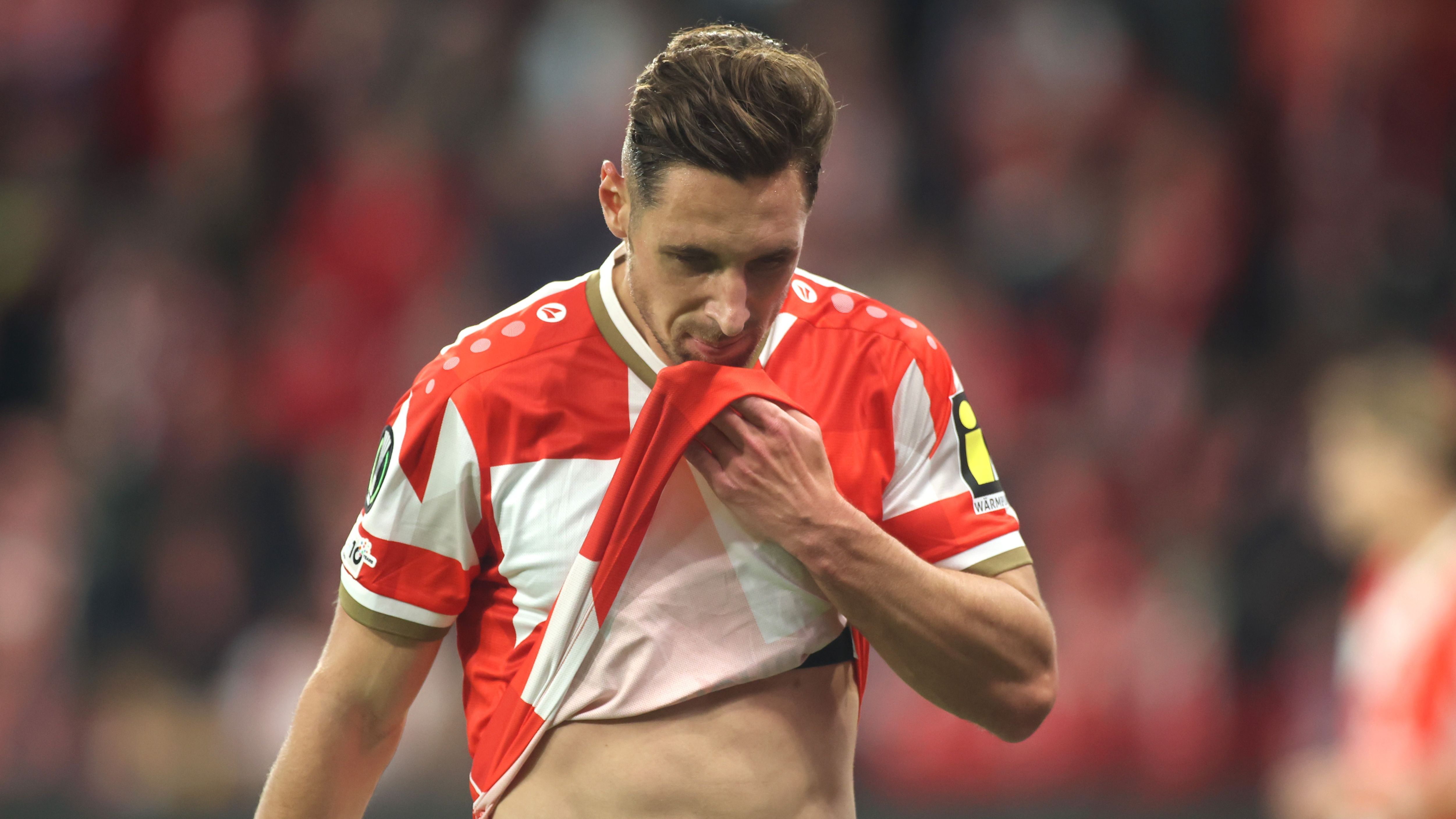 Demand for a 12-Match Suspension: Mainz Defender Faces Calls to Be Made an Example After Becoming the Bundesliga’s Most Sent-Off Player