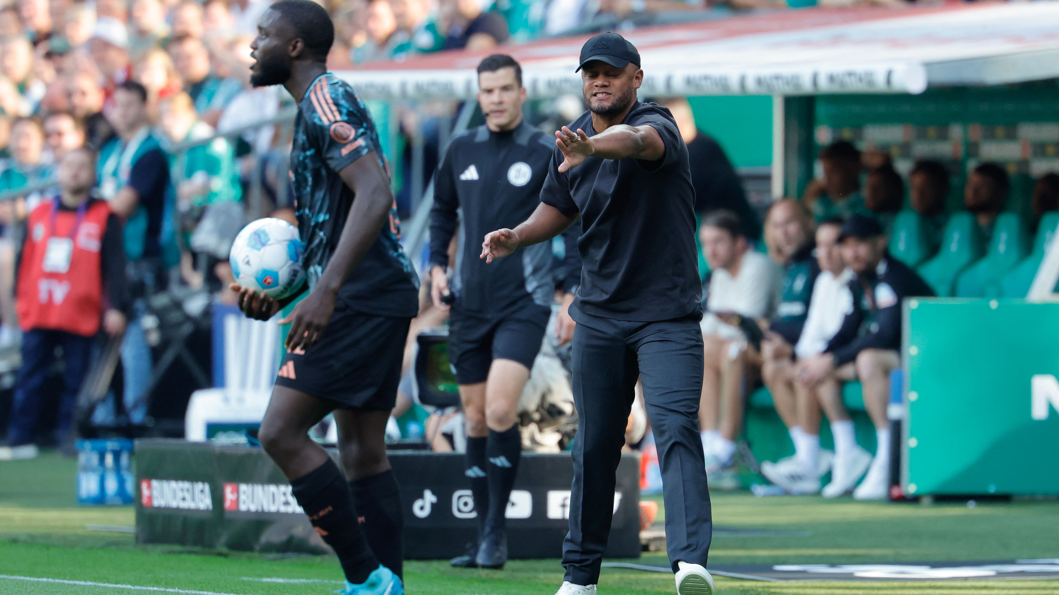 Paris Saint-Germain Competes with Real Madrid and Liverpool for Dayot Upamecano in Potential Free Transfer Amid Bayern Munich Contract Negotiations