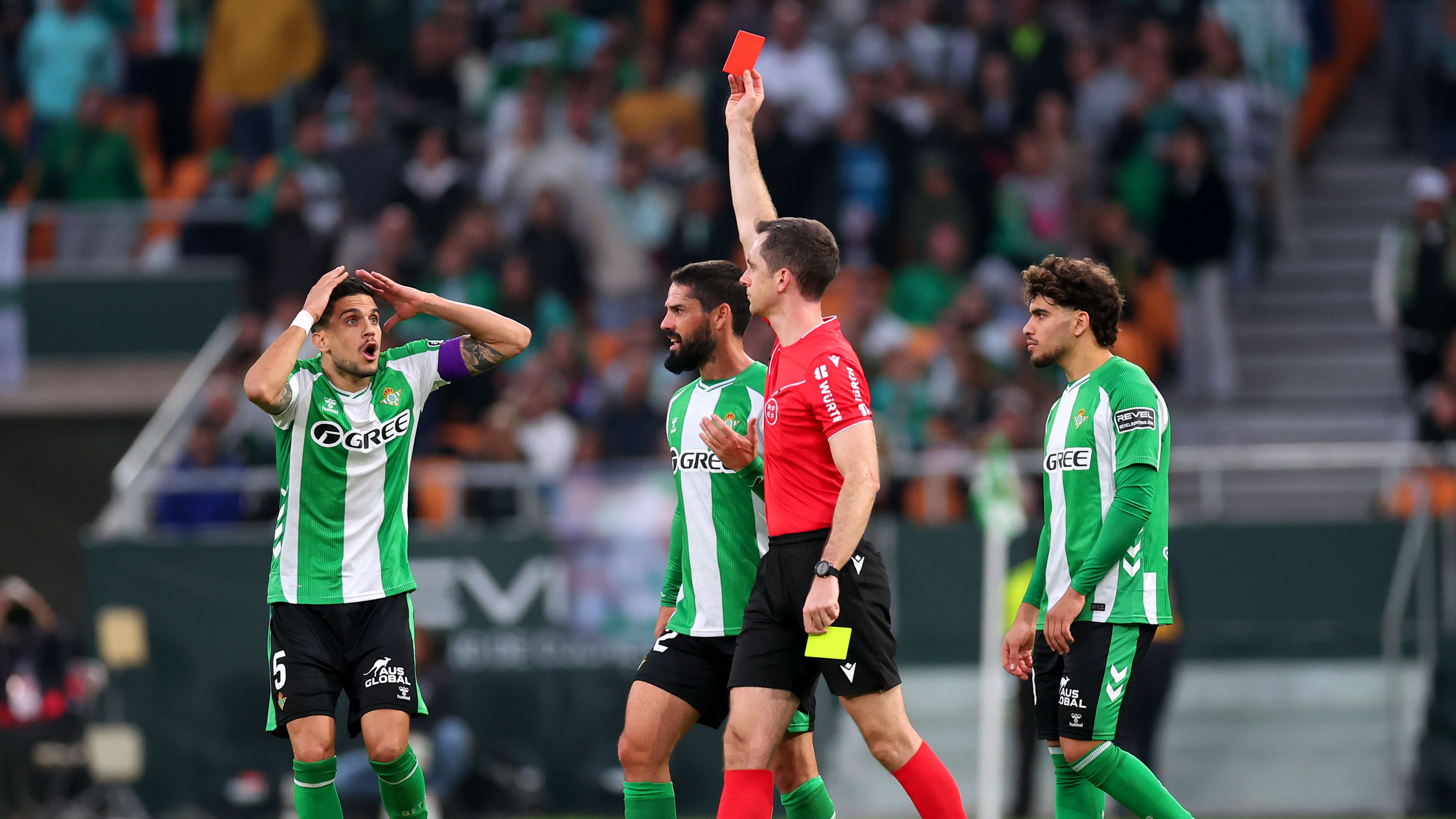 Antony of Manchester United Reveals Sleepless Nights Following Red Card Incident Against Real Betis