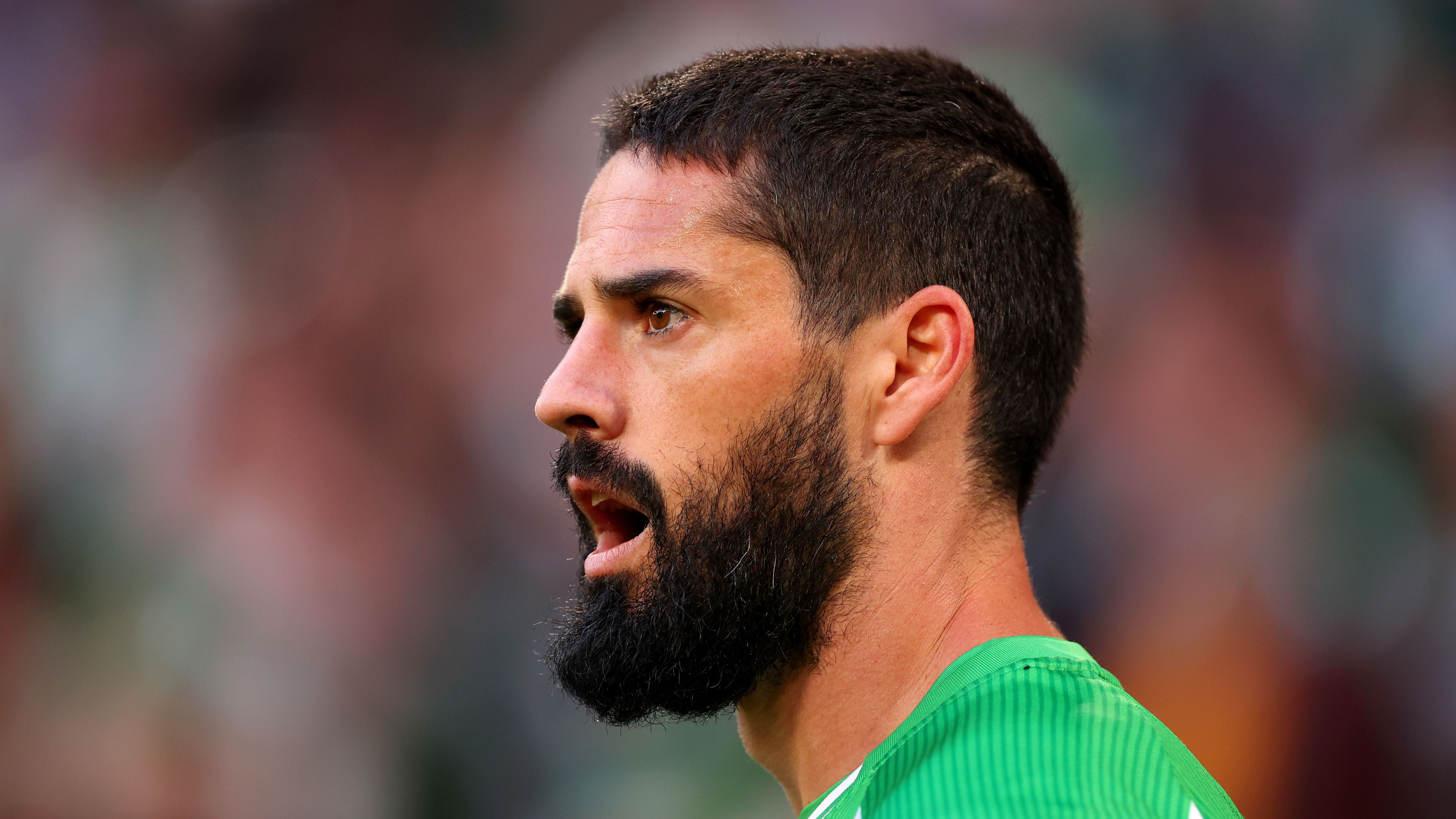 Real Betis’ Isco Sidelined After Requiring Seven Stitches in Collision with Former Manchester United Star During Europa League Match
