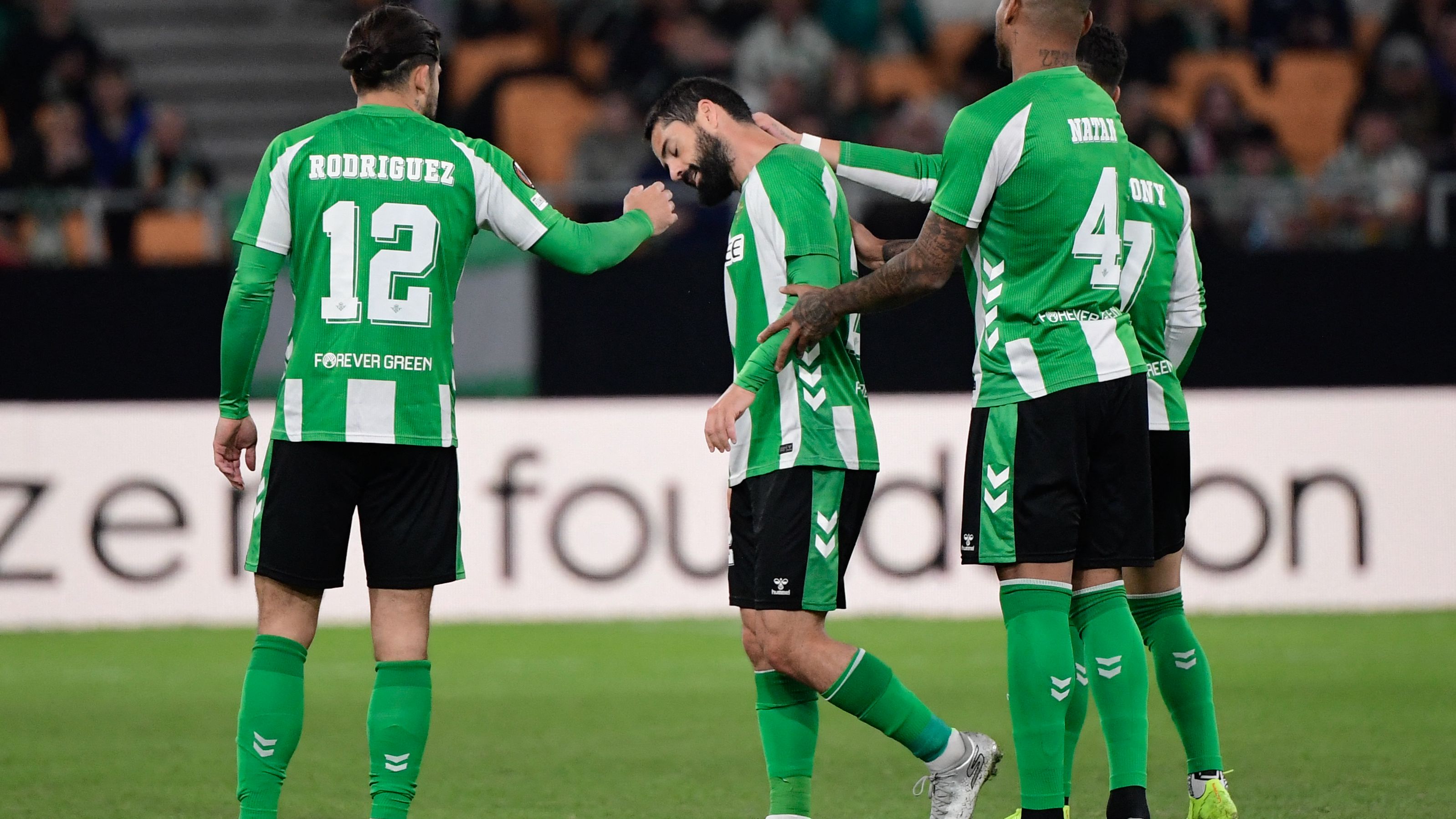 Real Betis’ Isco Sidelined After Requiring Seven Stitches in Collision with Former Manchester United Star During Europa League Match